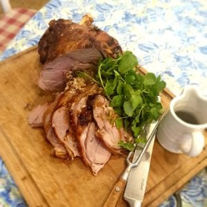 Read more about the article A taste of Easter – Rosemary & Pine Nut Stuffed Leg of Roast Lamb, Boulangere Potatoes and Jus