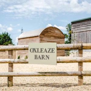 Read more about the article Planning your wedding at Oxleaze Barn